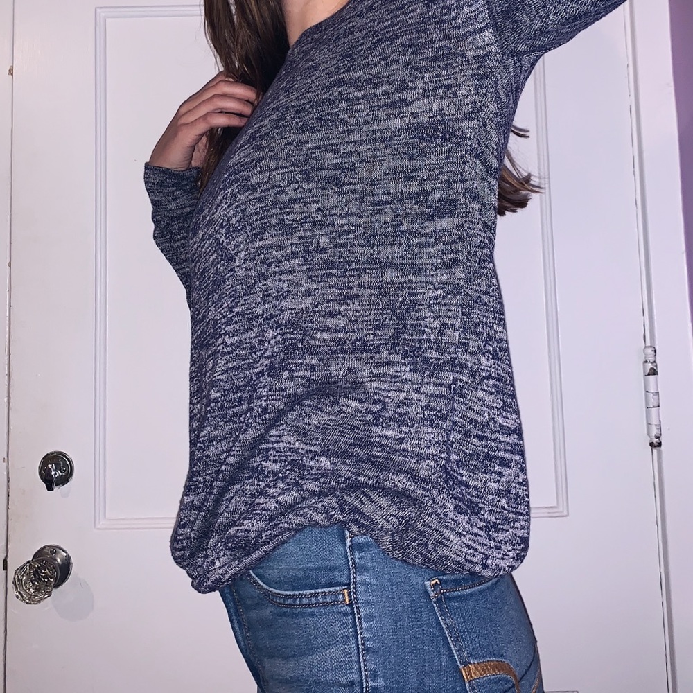 Light Sweater - Picture 2 of 3